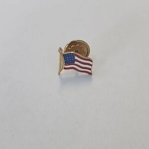 Flag Pin USA United States Red White Blue Gold Tone